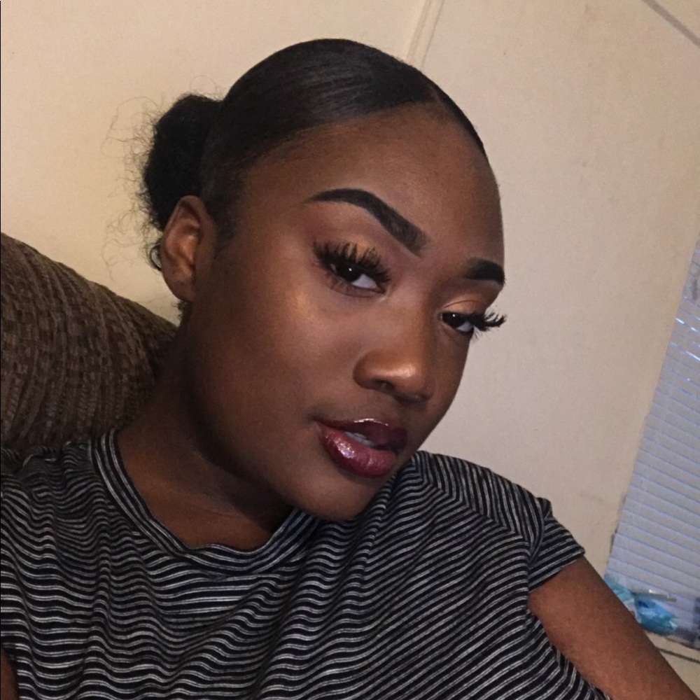 Meet your Posher, Kaylania